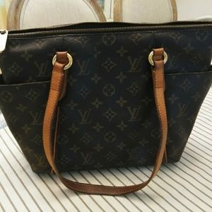 Authentic Louis Vuitton purse